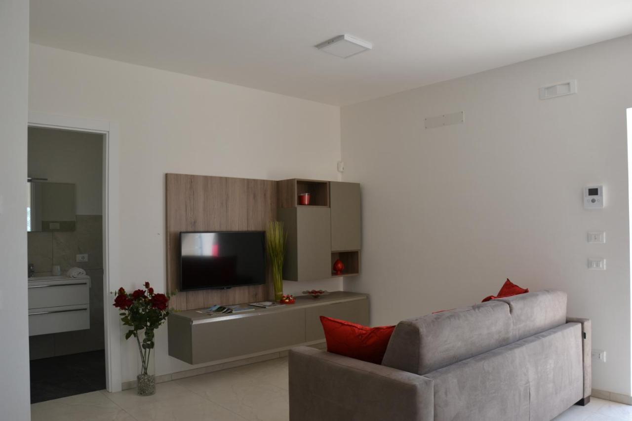 Il Tramonto Apartment - Villaggio Di Mary لوكوروتوندو المظهر الخارجي الصورة